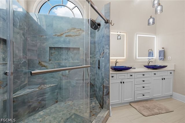 1526 Hermitage LN, Cape Coral, FL 33914