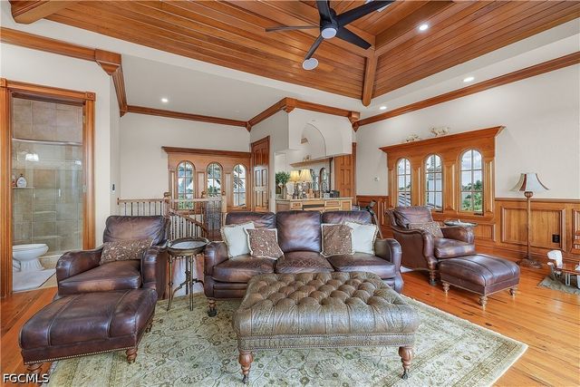 1526 Hermitage LN, Cape Coral, FL 33914