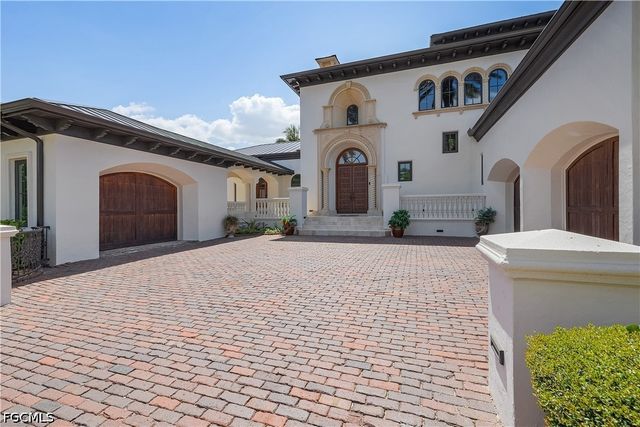 1526 Hermitage LN, Cape Coral, FL 33914