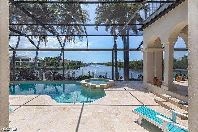 1526 Hermitage LN, Cape Coral, FL 33914