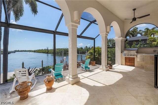 1526 Hermitage LN, Cape Coral, FL 33914