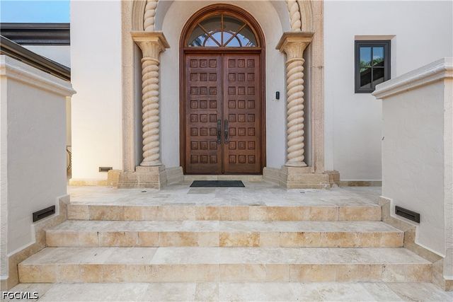 1526 Hermitage LN, Cape Coral, FL 33914