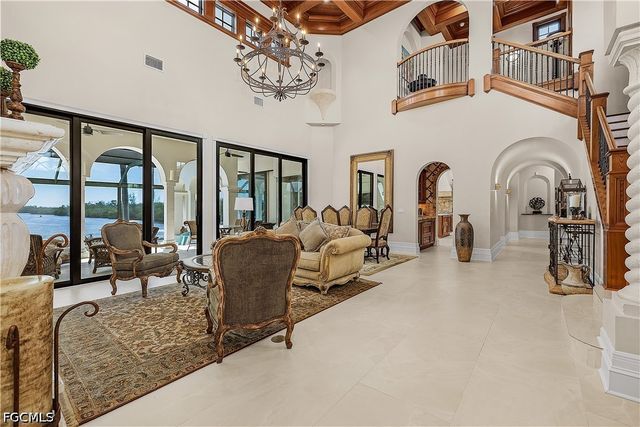 1526 Hermitage LN, Cape Coral, FL 33914