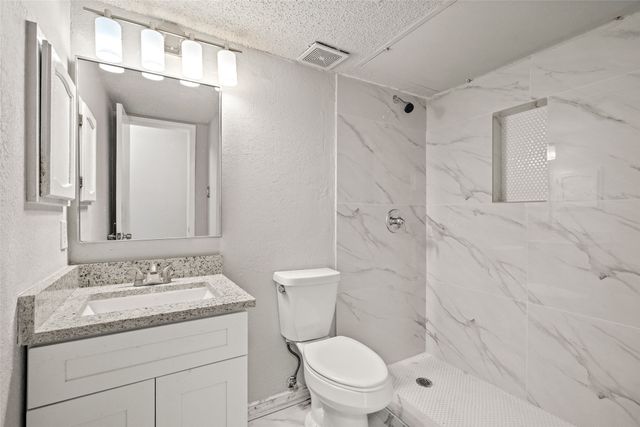 948 Carom Way, Dallas, TX 75217