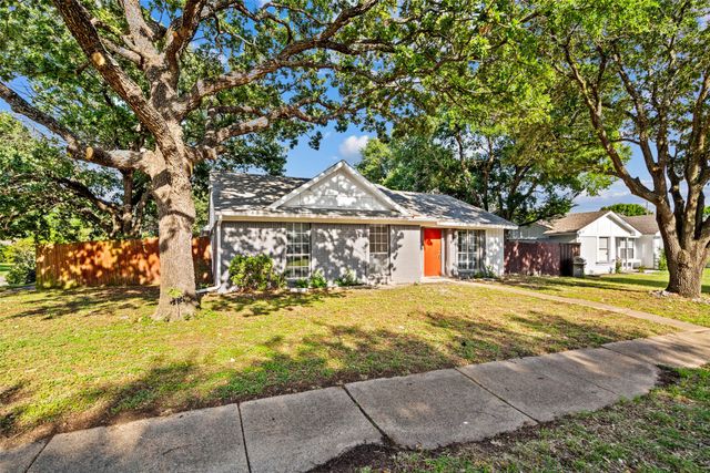 948 Carom Way, Dallas, TX 75217
