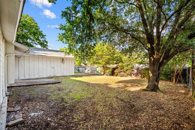 948 Carom Way, Dallas, TX 75217