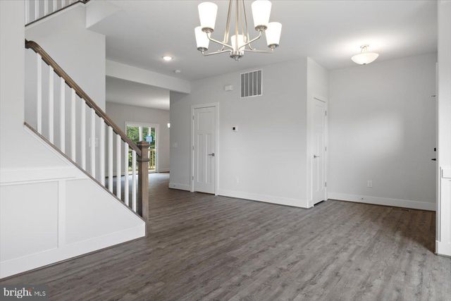 1 INDIANTOWN RD, King George, VA 22485