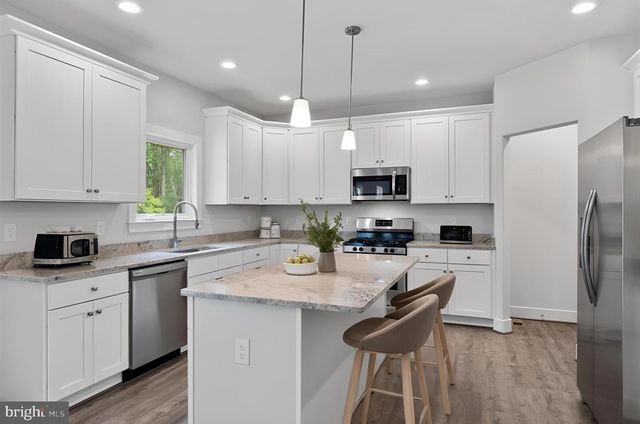 1 INDIANTOWN RD, King George, VA 22485