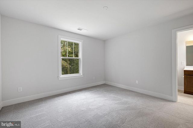 1 INDIANTOWN RD, King George, VA 22485