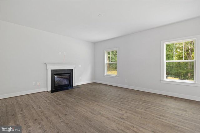 1 INDIANTOWN RD, King George, VA 22485