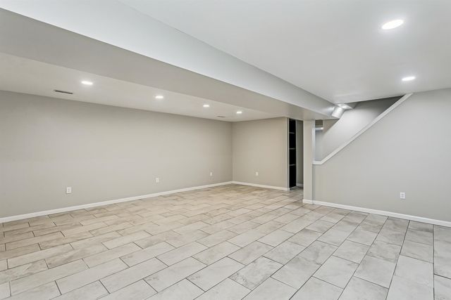 302 W Cherokee Dr, Kechi, KS 67067