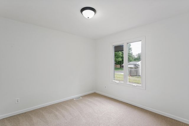 302 W Cherokee Dr, Kechi, KS 67067