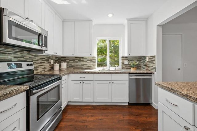 12940 Calle De Las Rosas, San Diego, CA 92129