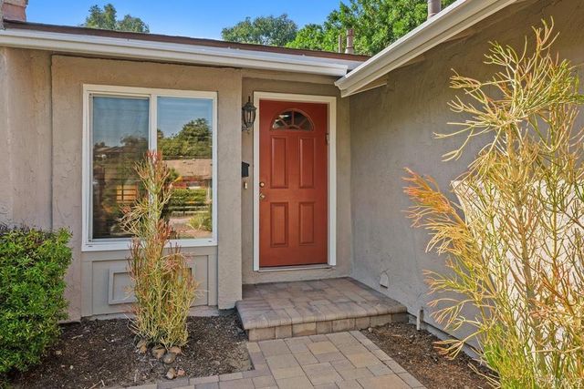 12940 Calle De Las Rosas, San Diego, CA 92129