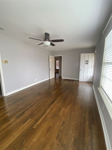 3803 Poinsettia Drive, Dallas, TX 75211