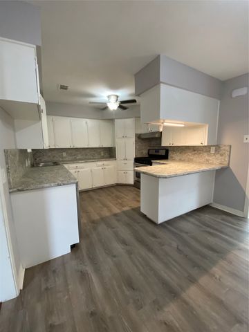 3803 Poinsettia Drive, Dallas, TX 75211