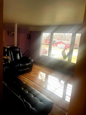 1852 Center Drive, Carpentersville, IL 60110