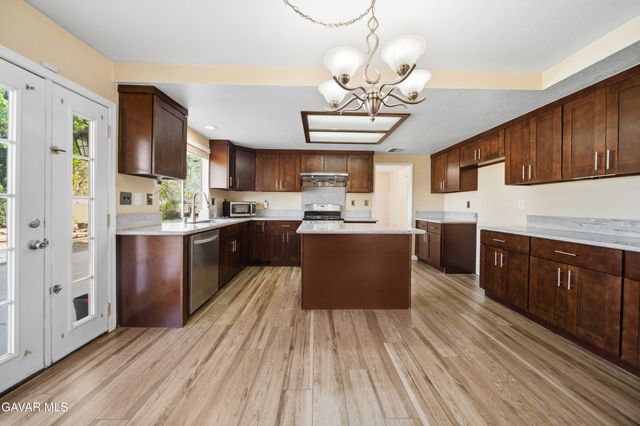 39216 Beacon Lane, Palmdale, CA 93551