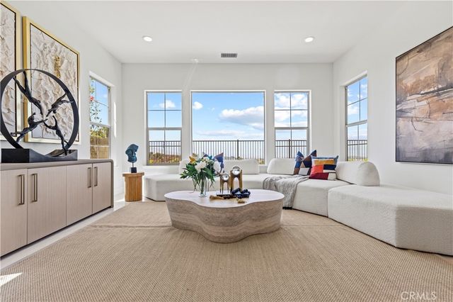 1186 Viejo Hills Dr, Lake Forest, CA 92610