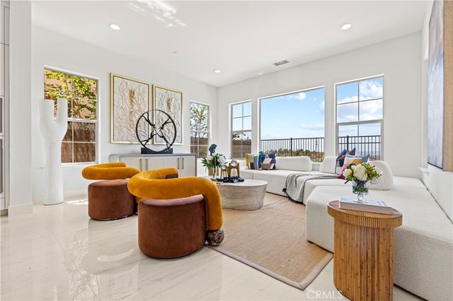 1186 Viejo Hills Dr, Lake Forest, CA 92610