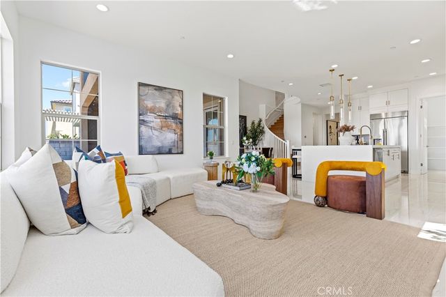 1186 Viejo Hills Dr, Lake Forest, CA 92610