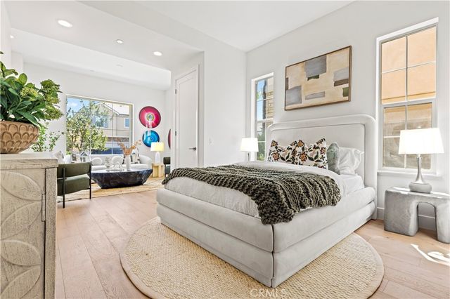 1186 Viejo Hills Dr, Lake Forest, CA 92610