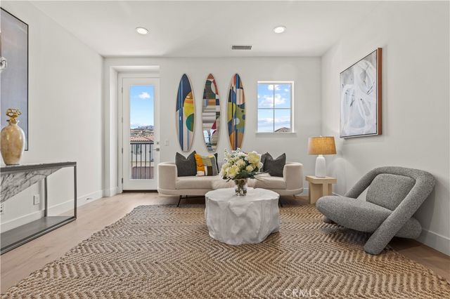 1186 Viejo Hills Dr, Lake Forest, CA 92610