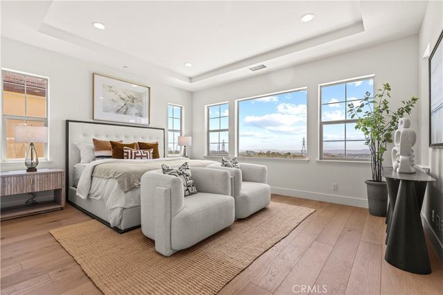 1186 Viejo Hills Dr, Lake Forest, CA 92610