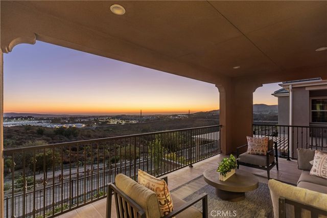 1186 Viejo Hills Dr, Lake Forest, CA 92610