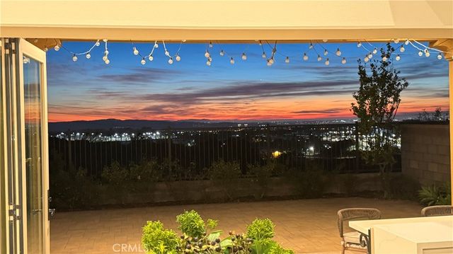 1186 Viejo Hills Dr, Lake Forest, CA 92610