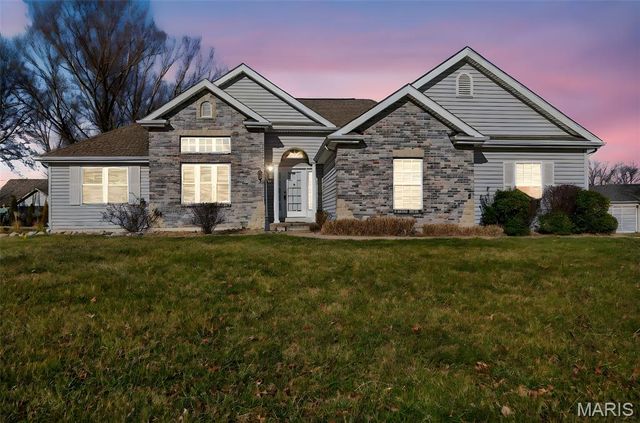 1601 Broadsword Lane, Lake St Louis, MO 63367