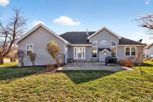 1601 Broadsword Lane, Lake St Louis, MO 63367