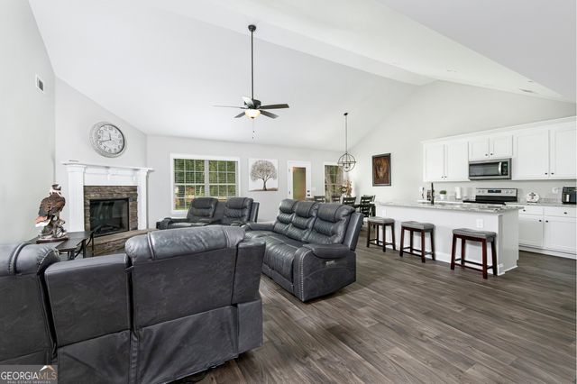 72 S Main Street, Maysville, GA 30558