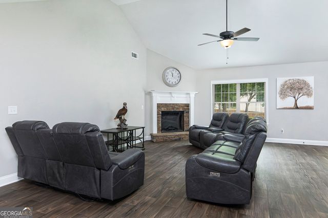 72 S Main Street, Maysville, GA 30558