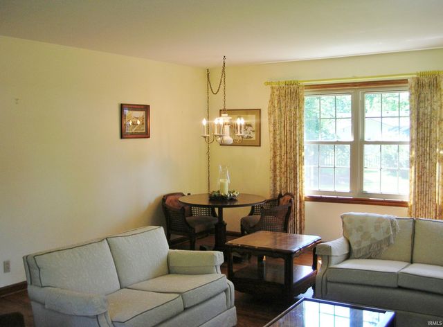 5733 Garden Valley Road, Newburgh, IN 47630