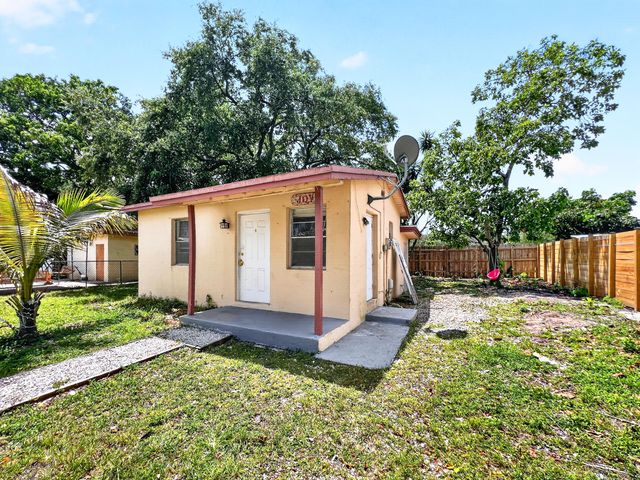 1608 N 58th Avenue, Hollywood, FL 33021