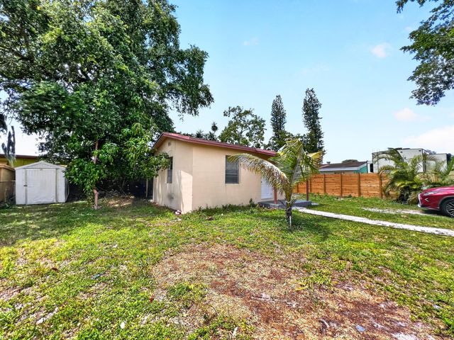 1608 N 58th Avenue, Hollywood, FL 33021