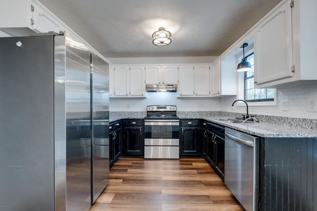 308 Oakdale Dr, White House, TN 37188