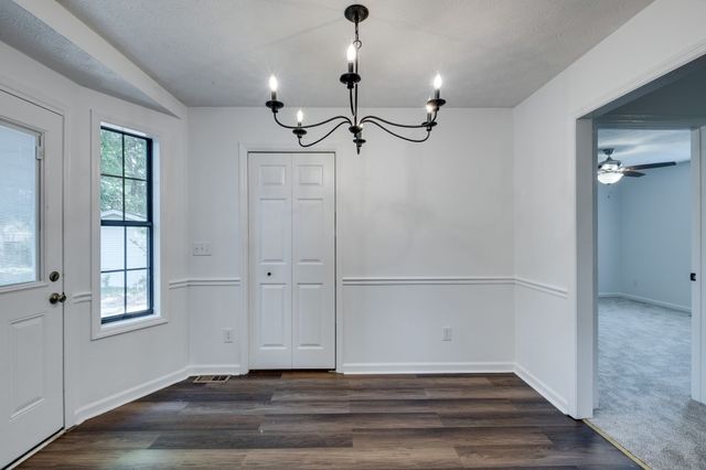 308 Oakdale Dr, White House, TN 37188