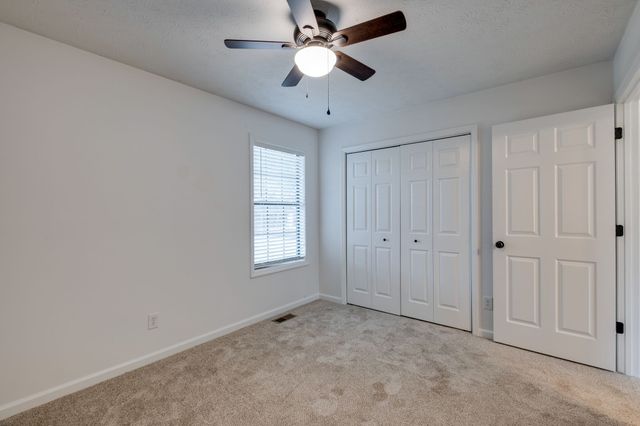 308 Oakdale Dr, White House, TN 37188