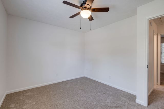 308 Oakdale Dr, White House, TN 37188