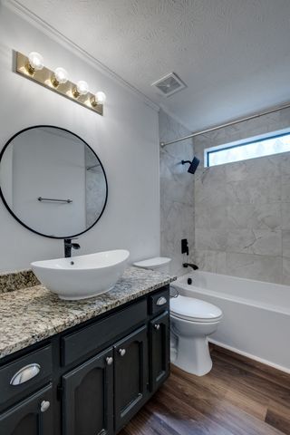 308 Oakdale Dr, White House, TN 37188