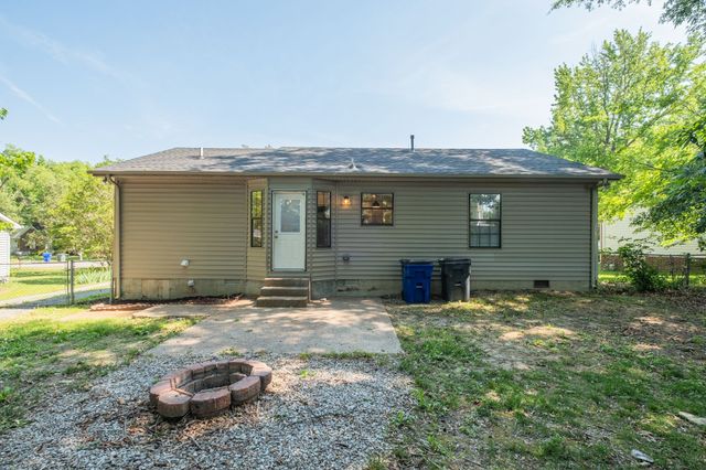 308 Oakdale Dr, White House, TN 37188