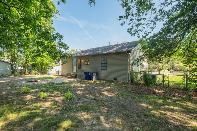 308 Oakdale Dr, White House, TN 37188