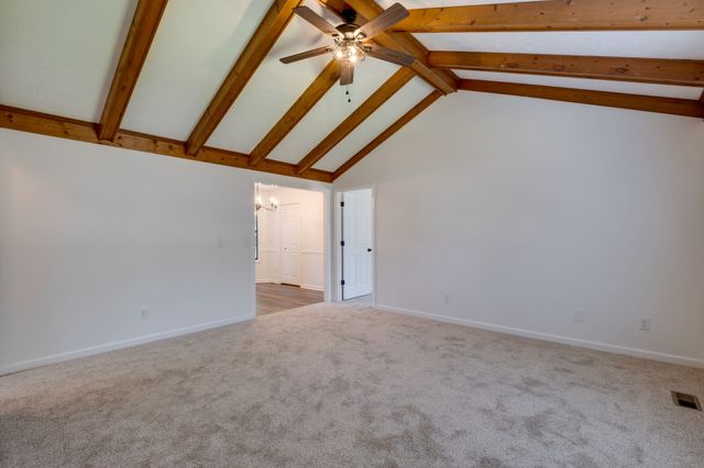 308 Oakdale Dr, White House, TN 37188