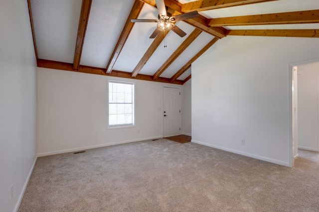 308 Oakdale Dr, White House, TN 37188