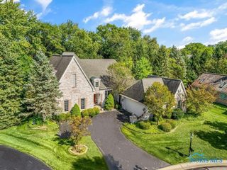 15 Stableside North, Ottawa Hills, OH 43615
