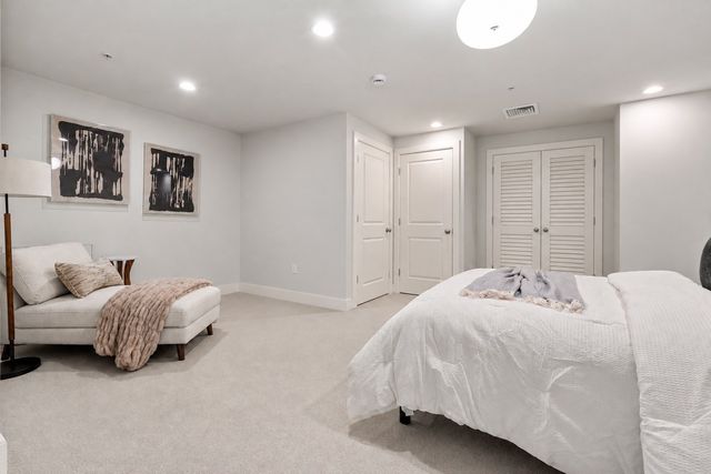772 East 3rd 2, Boston, MA 02127