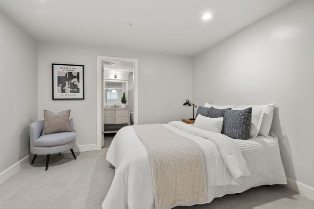 772 East 3rd 2, Boston, MA 02127