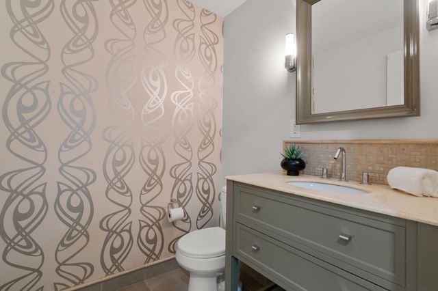 772 East 3rd 2, Boston, MA 02127